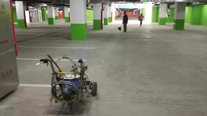 地下车库停车场划线