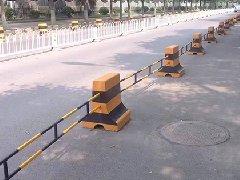 水泥隔离墩