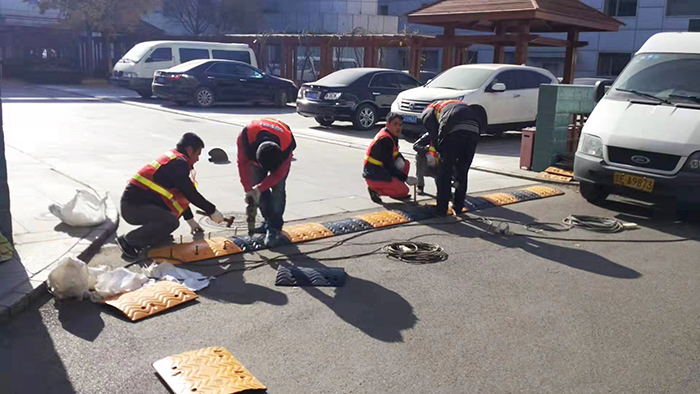 减速带安装施工