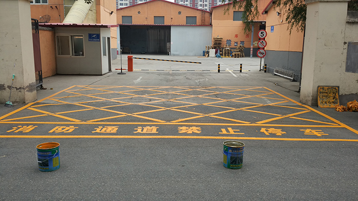 黄色禁停网格线