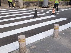 人行道斑马线划线施工